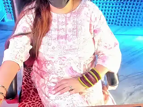 Snapshot of ShylaGill chatting on 09.24.25 ShylaGill online show from 09.24.25