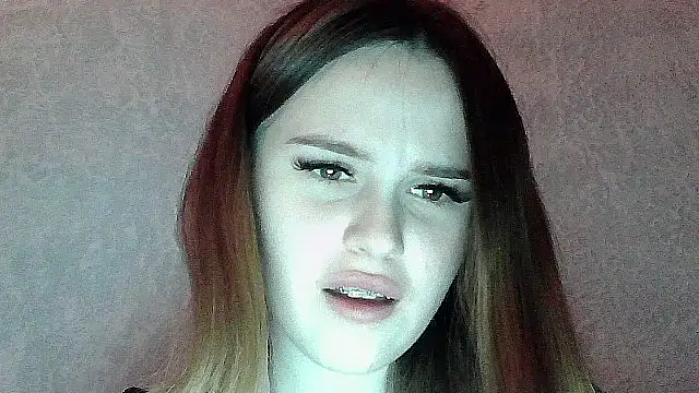 SweetLoraa online show from 11.26.25