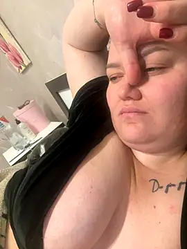 SunnyLeila2101 online show from 10.11.25