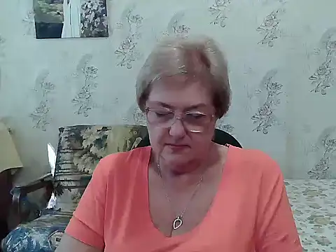 Snapshot of Renata62011 chatting on 09.11.25 Renata62011 online show from 09.11.25