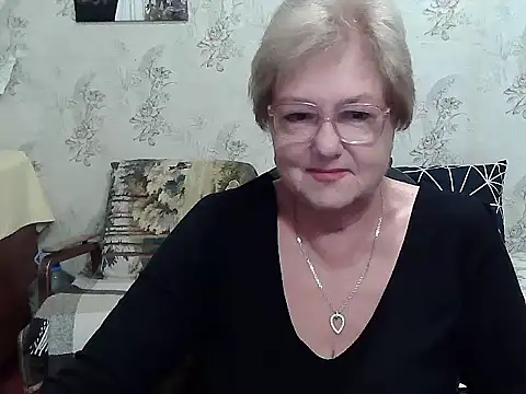 Snapshot of Renata62011 chatting on 09.17.25 Renata62011 online show from 09.17.25