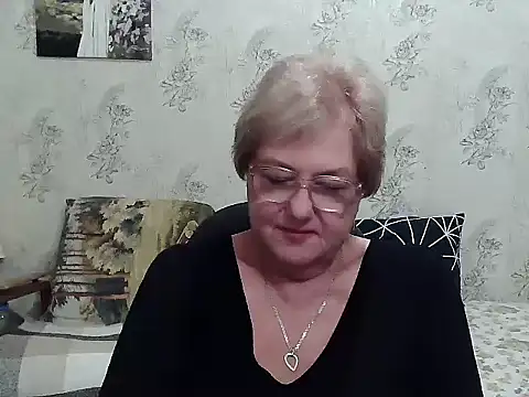 Snapshot of Renata62011 chatting on 09.17.25 Renata62011 online show from 09.17.25