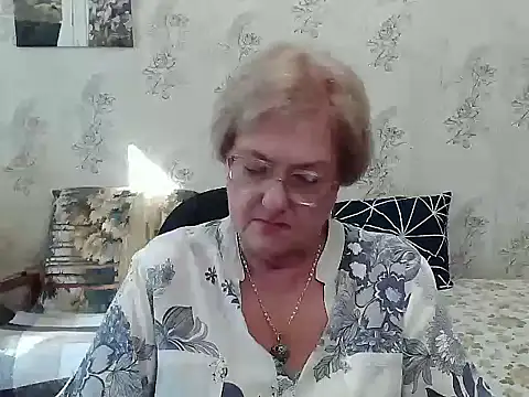 Snapshot of Renata62011 chatting on 09.19.25 Renata62011 online show from 09.19.25