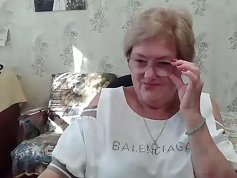 Snapshot of Renata62011 chatting on 09.23.25 Renata62011 online show from 09.23.25