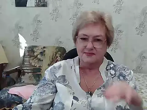 Snapshot of Renata62011 chatting on 09.24.25 Renata62011 online show from 09.24.25