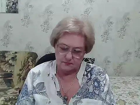 Snapshot of Renata62011 chatting on 09.30.25 Renata62011 online show from 09.30.25