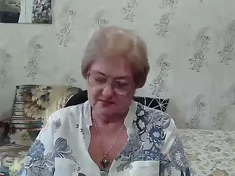 Snapshot of Renata62011 chatting on 10.06.25 Renata62011 online show from 10.06.25