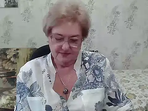 Snapshot of Renata62011 chatting on 10.20.25 Renata62011 online show from 10.20.25