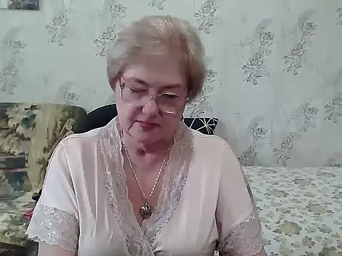 Snapshot of Renata62011 chatting on 10.22.25 Renata62011 online show from 10.22.25