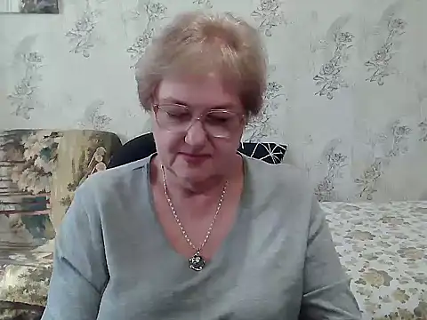 Snapshot of Renata62011 chatting on 10.23.25 Renata62011 online show from 10.23.25
