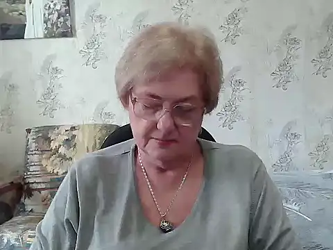 Snapshot of Renata62011 chatting on 10.26.25 Renata62011 online show from 10.26.25