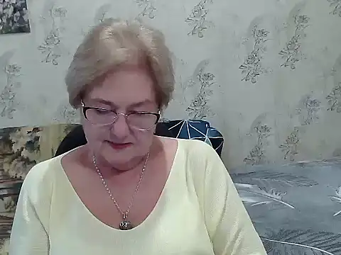 Snapshot of Renata62011 chatting on 11.07.25 Renata62011 online show from 11.07.25