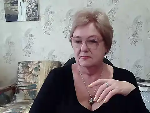 Snapshot of Renata62011 chatting on 11.12.25 Renata62011 online show from 11.12.25