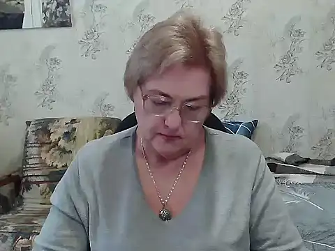 Snapshot of Renata62011 chatting on 11.13.25 Renata62011 online show from 11.13.25