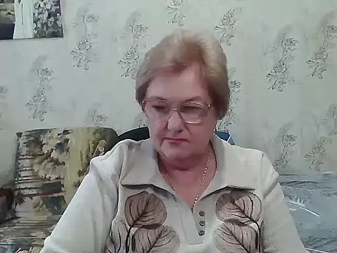 Snapshot of Renata62011 chatting on 11.19.25 Renata62011 online show from 11.19.25