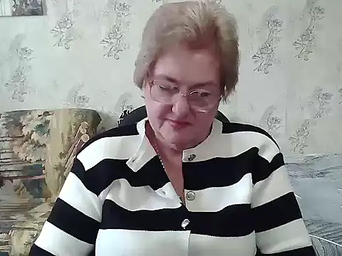 Snapshot of Renata62011 chatting on 11.21.25 Renata62011 online show from 11.21.25