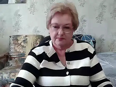 Snapshot of Renata62011 chatting on 11.27.25 Renata62011 online show from 11.27.25