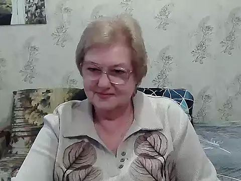 Snapshot of Renata62011 chatting on 11.28.25 Renata62011 online show from 11.28.25