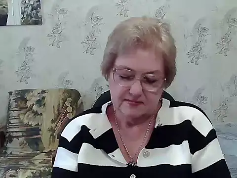 Snapshot of Renata62011 chatting on 12.02.25 Renata62011 online show from 12.02.25