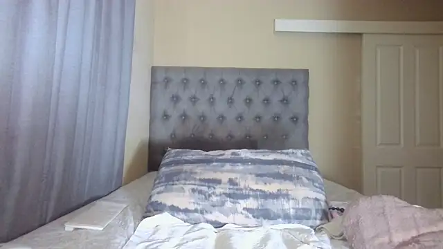 nanababe1 online show from 09.13.25