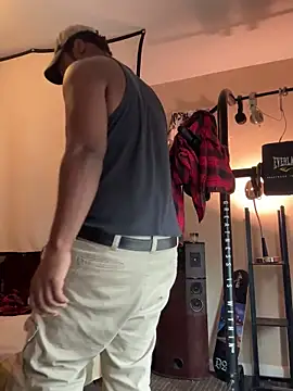 Snapshot of KeYBuMp323 chatting on 10.29.25 KeYBuMp323 online show from 10.29.25