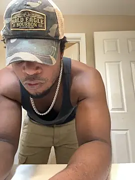 Snapshot of KeYBuMp323 chatting on 11.01.25 KeYBuMp323 online show from 11.01.25