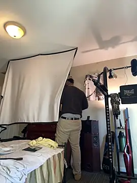 Snapshot of KeYBuMp323 chatting on 11.18.25 KeYBuMp323 online show from 11.18.25