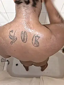 Snapshot of KeYBuMp323 chatting on 12.01.25 KeYBuMp323 online show from 12.01.25