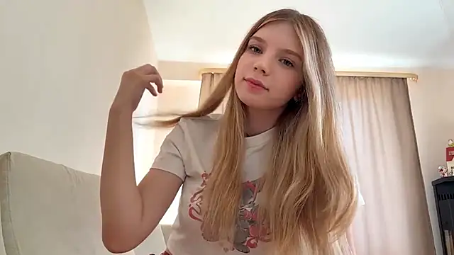 FruityXo online show from 10.04.25