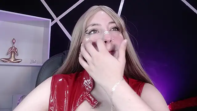 Snapshot of Lulugh_ chatting on 09.18.25 Lulugh online show from 09.18.25