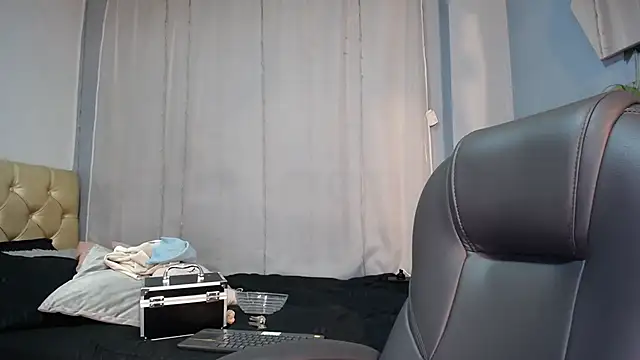 Snapshot of Lulugh_ chatting on 12.03.25 Lulugh online show from 12.03.25