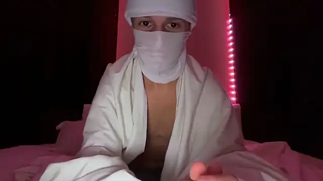 Snapshot of holydirt_luxeno1 chatting on 10.06.25 holydirt luxeno1 online show from 10.06.25