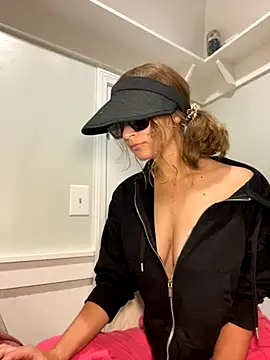 Lilamelon online show from 10.06.25