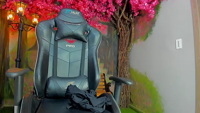 VenusBlazer online show from 10.18.25