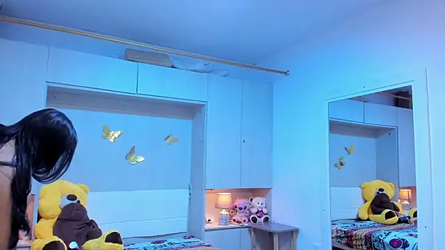 LilyWhitney online show from 04.18.26