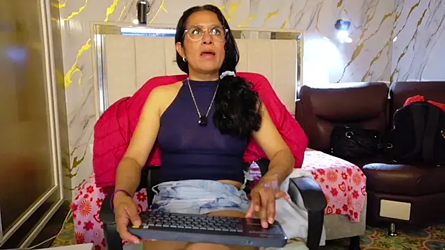 Vanessa 7  online show from 04.20.26