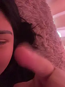 Regina Escobar online show from 10.25.25