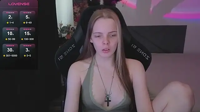 Snapshot of Luna_Navy chatting on 11.29.25 Luna Navy online show from 11.29.25