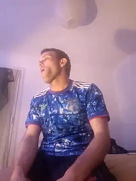 Snapshot of SexSavrem06 chatting on 10.11.25 SexSavrem06 online show from 10.11.25