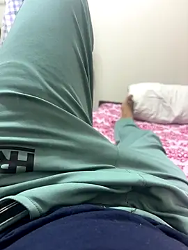 Snapshot of bigbulllaksh chatting on 10.08.25 bigbulllaksh online show from 10.08.25