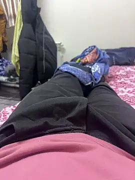 Snapshot of bigbulllaksh chatting on 10.09.25 bigbulllaksh online show from 10.09.25