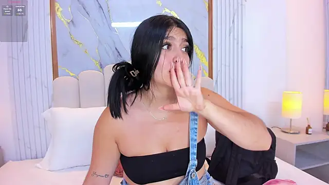 Snapshot of isabel_sofiaa chatting on 10.31.25 isabel sofiaa online show from 10.31.25