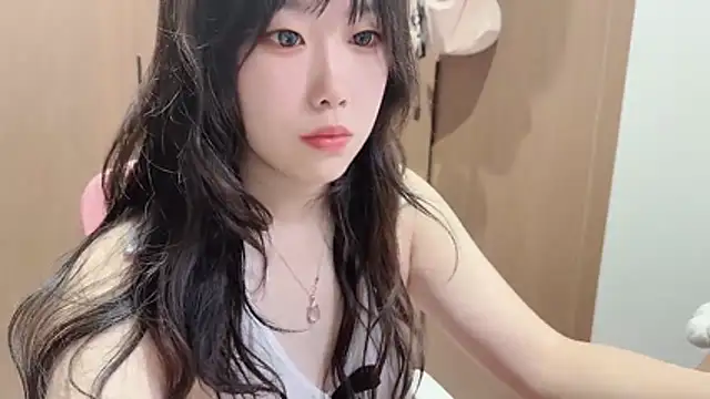 Snapshot of Lilium-520 chatting on 12.04.25 Lilium-520 online show from 12.04.25