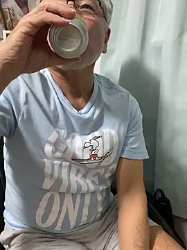 gholly2007 online show from 11.28.25