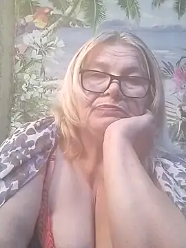 Snapshot of MargaritaSweet51 chatting on 12.16.25 MargaritaSweet51 online show from 12.16.25