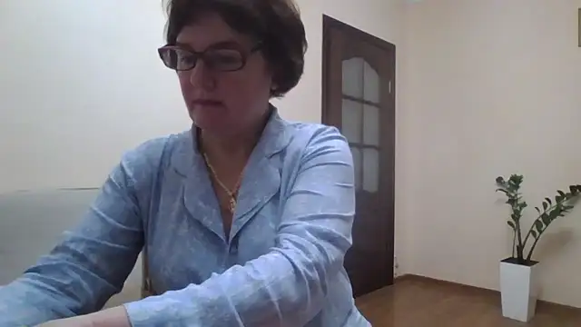 Snapshot of Galina56301 chatting on 12.13.25 Galina56301 online show from 12.13.25