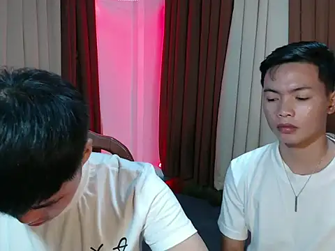 hot emman online show from 02.19.26