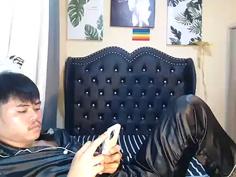 hot emman online show from 03.27.26