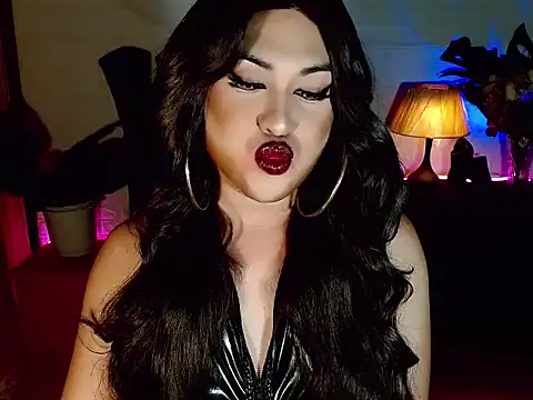 Pukesavurrat online show from 10.19.25