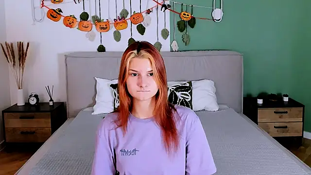 Snapshot of NightOpal chatting on 11.01.25 NightOpal online show from 11.01.25